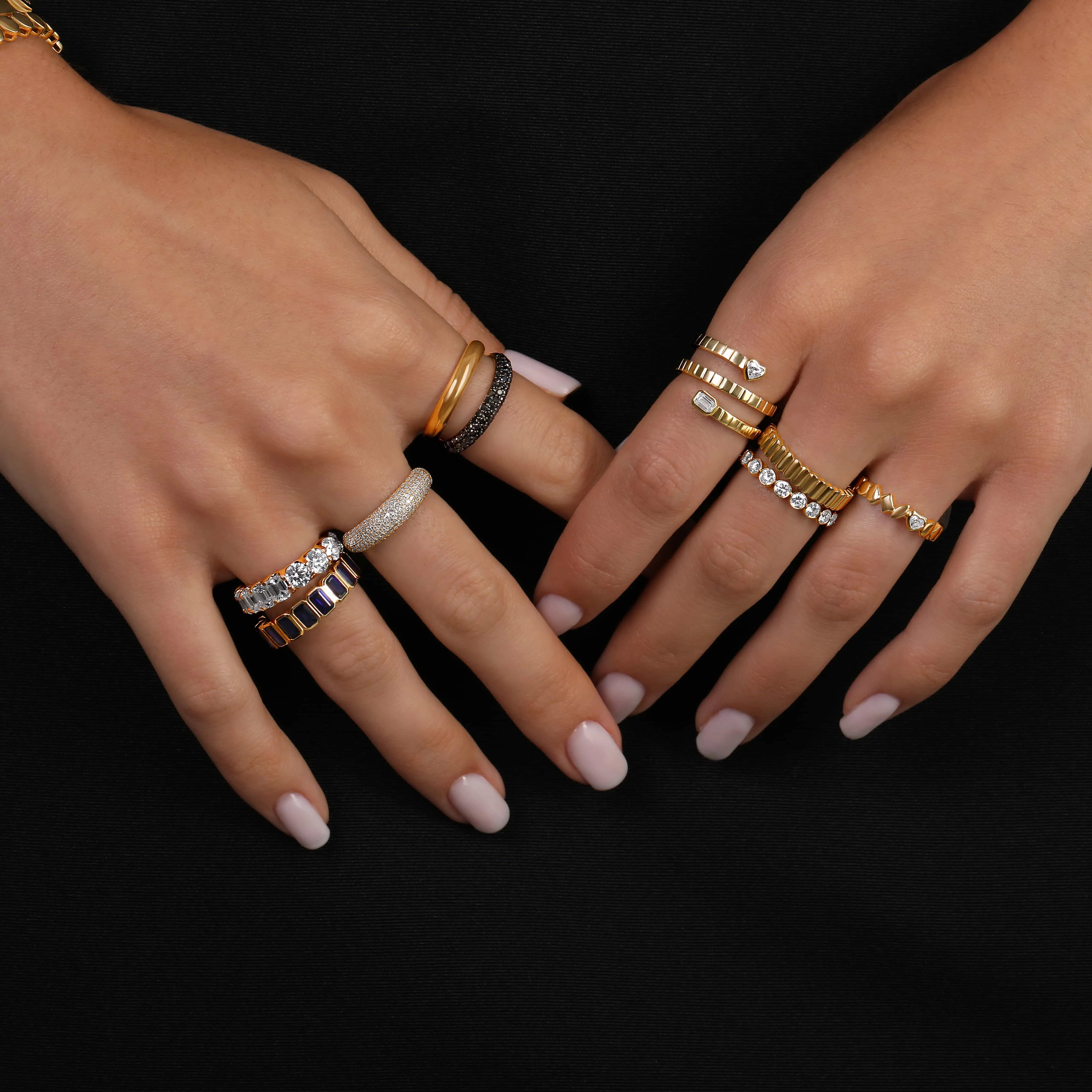 Solitaire Diamonds Bezel Striped Swirl Golden Ring