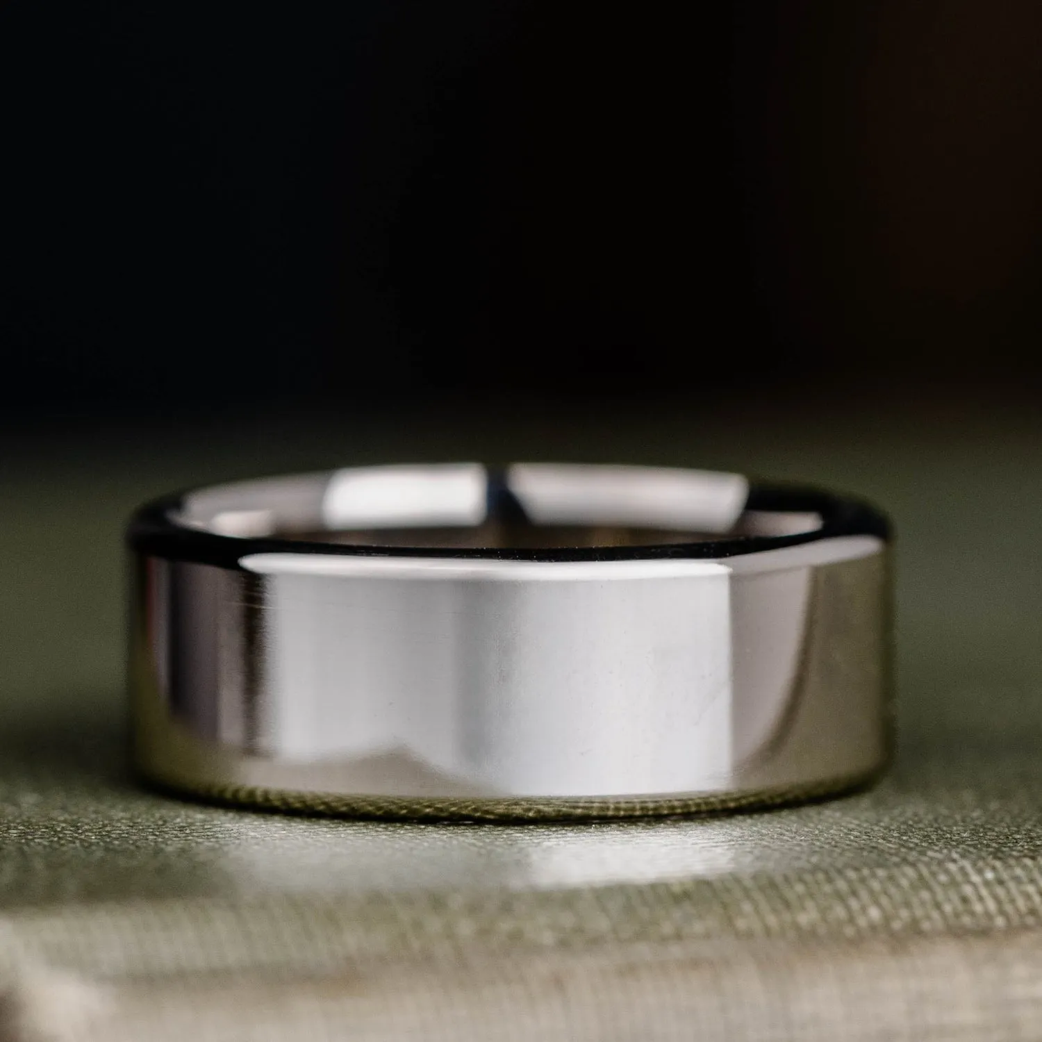 The Architect | 7mm & 8mm Men's Classic White Gold Wedding Band