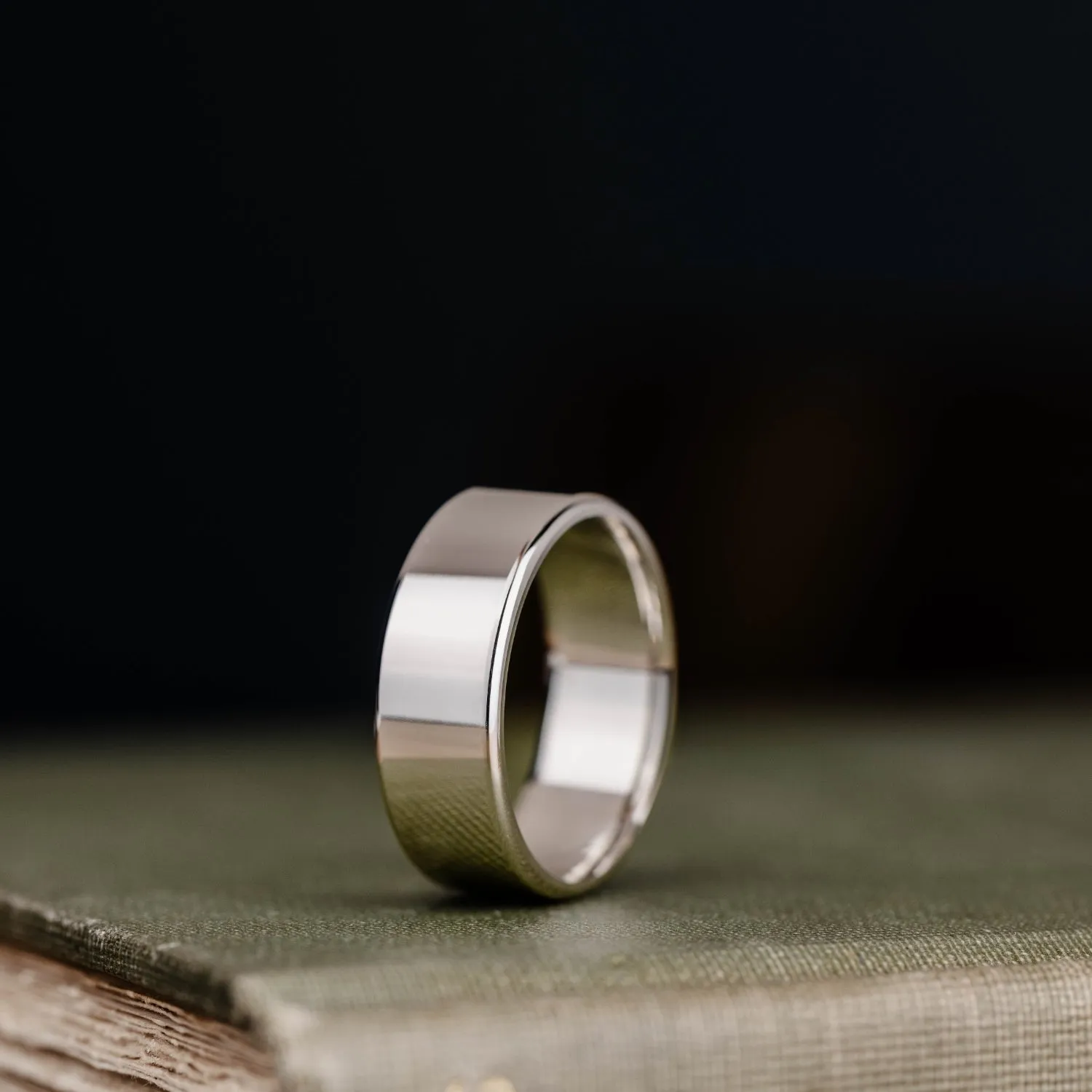 The Architect | 7mm & 8mm Men's Classic White Gold Wedding Band