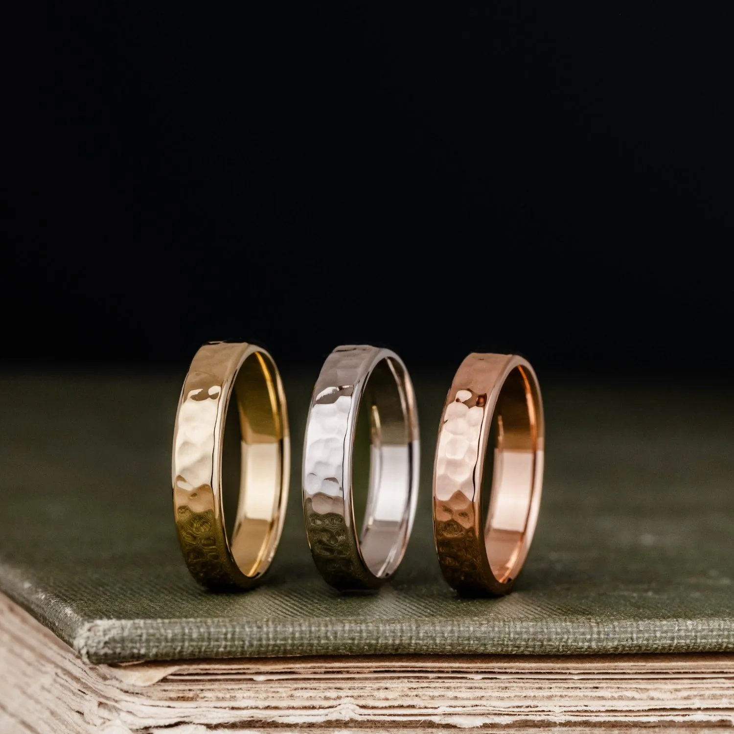 The Edisto | 3mm & 4mm Women's Hammered White Gold Wedding Band