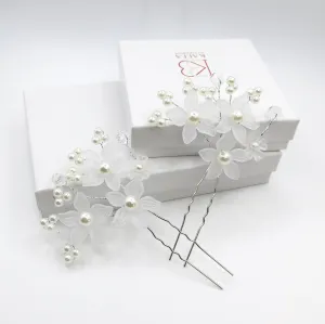 White Floral Bridal 2 PC Hair Pin Set, Wedding Party Pearl Flower Hairpin Hairpiece Set